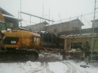 白山市　ファミッツ　リフォーム　解体作業　雪