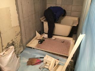 金沢市　ファミッツ　浴室リフォーム　既存浴室解体