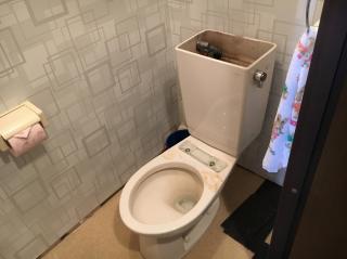 金沢市　ファミッツ　トイレリフォーム　既存トイレ