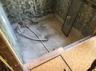 金沢市　ファミッツ　浴室リフォーム　解体工事2